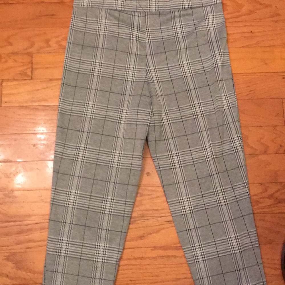 NWT WOMEN’S BLACK & WHITE ANKLE PANTS - Picture 6 of 8